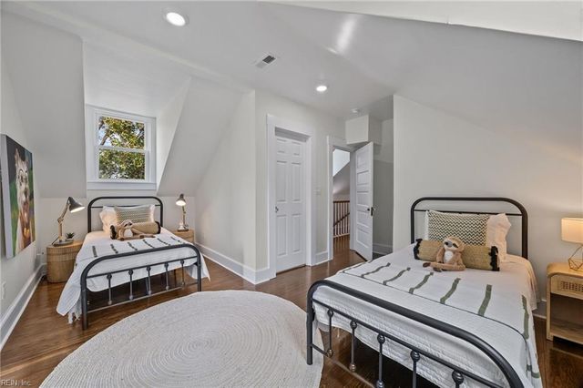 988 Michaelwood DR, Virginia Beach, VA 23452