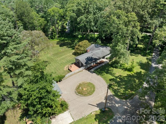 242 N Hills Drive, Hendersonville, NC 28791