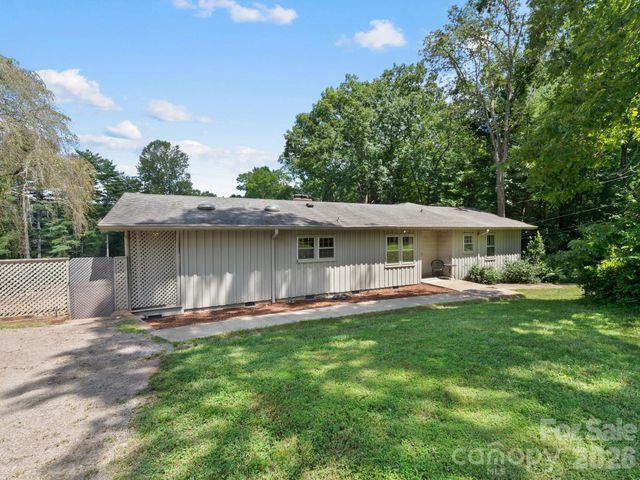 242 N Hills Drive, Hendersonville, NC 28791