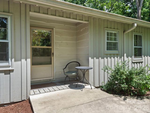 242 N Hills Drive, Hendersonville, NC 28791