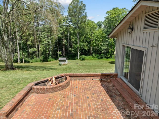 242 N Hills Drive, Hendersonville, NC 28791