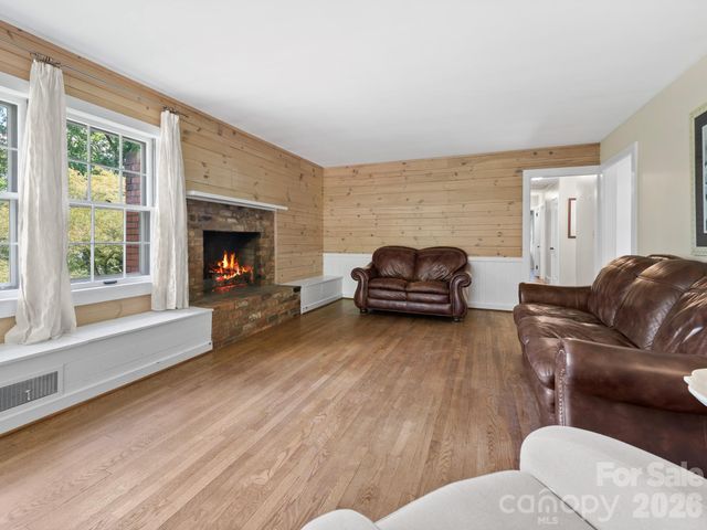 242 N Hills Drive, Hendersonville, NC 28791