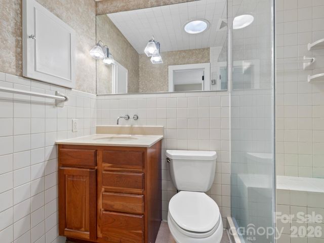 242 N Hills Drive, Hendersonville, NC 28791
