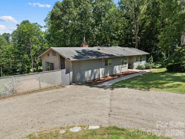 242 N Hills Drive, Hendersonville, NC 28791
