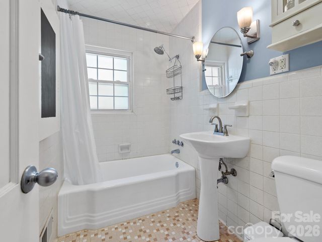 242 N Hills Drive, Hendersonville, NC 28791