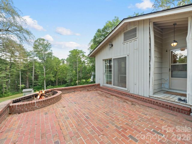 242 N Hills Drive, Hendersonville, NC 28791