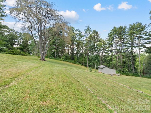 242 N Hills Drive, Hendersonville, NC 28791