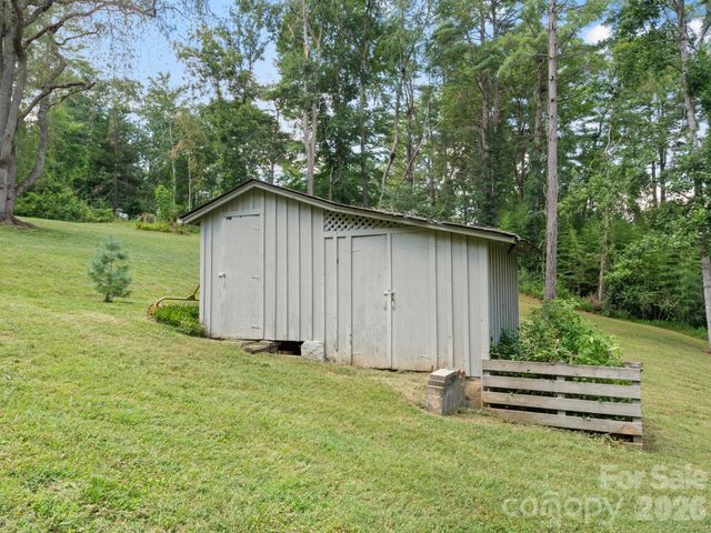 242 N Hills Drive, Hendersonville, NC 28791