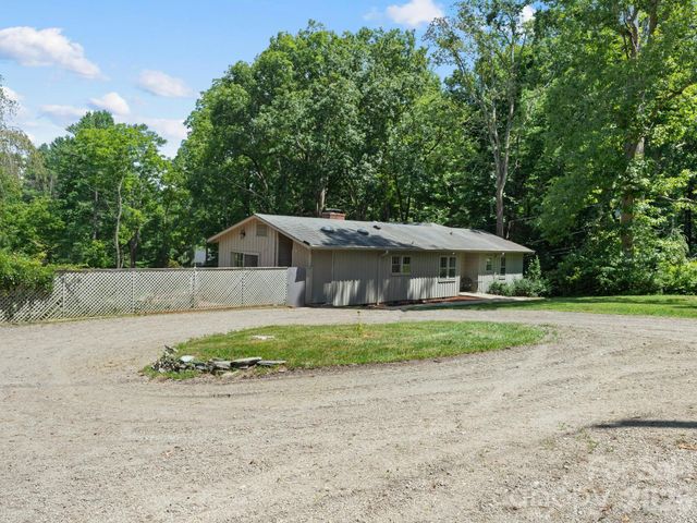 242 N Hills Drive, Hendersonville, NC 28791
