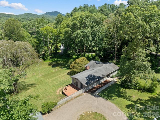 242 N Hills Drive, Hendersonville, NC 28791