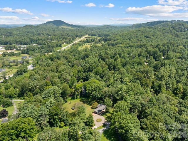 242 N Hills Drive, Hendersonville, NC 28791