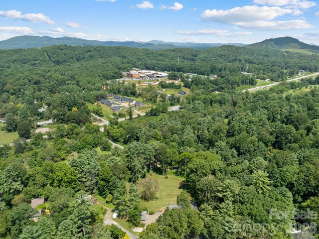 242 N Hills Drive, Hendersonville, NC 28791