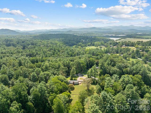 242 N Hills Drive, Hendersonville, NC 28791