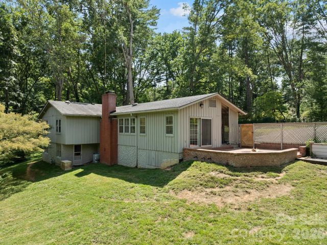 242 N Hills Drive, Hendersonville, NC 28791