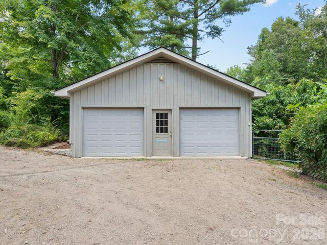 242 N Hills Drive, Hendersonville, NC 28791