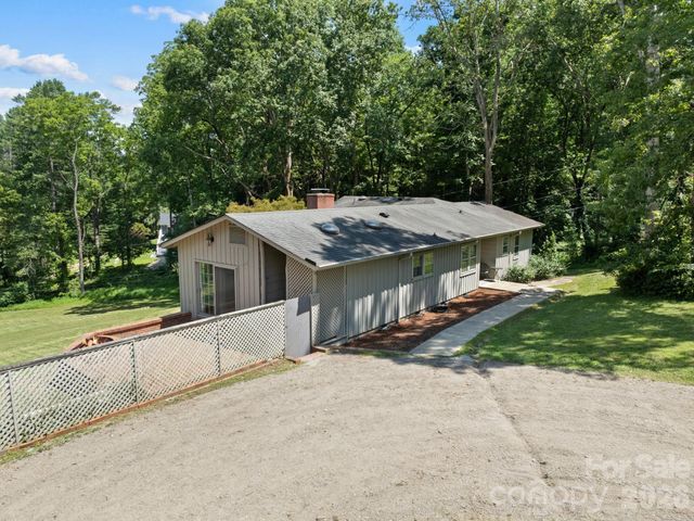 242 N Hills Drive, Hendersonville, NC 28791