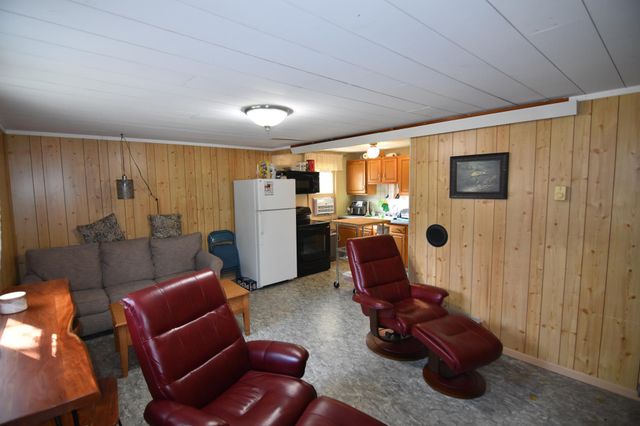 627 School Forest Road SW, Baudette, MN 56623