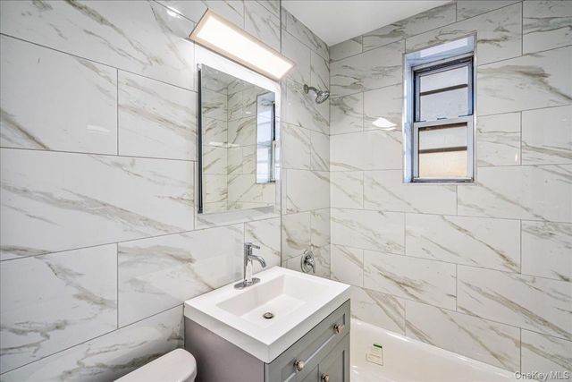 5110 30th Avenue 5K, Woodside, NY 11377