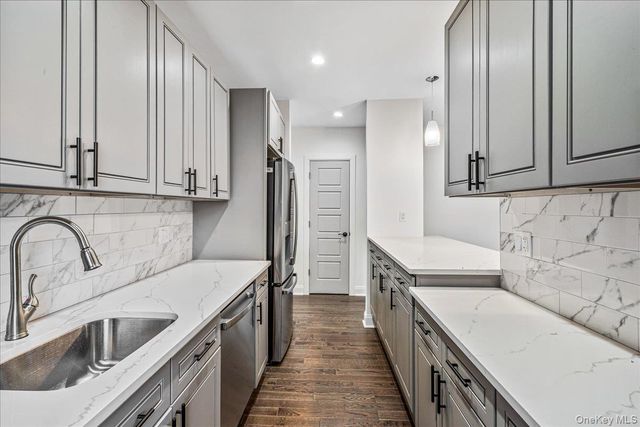 5110 30th Avenue 5K, Woodside, NY 11377