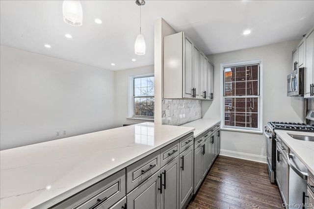 5110 30th Avenue 5K, Woodside, NY 11377