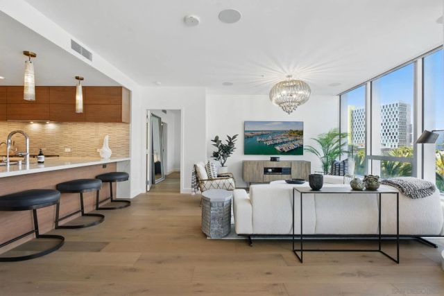 888 W E ST 505, San Diego, CA 92101