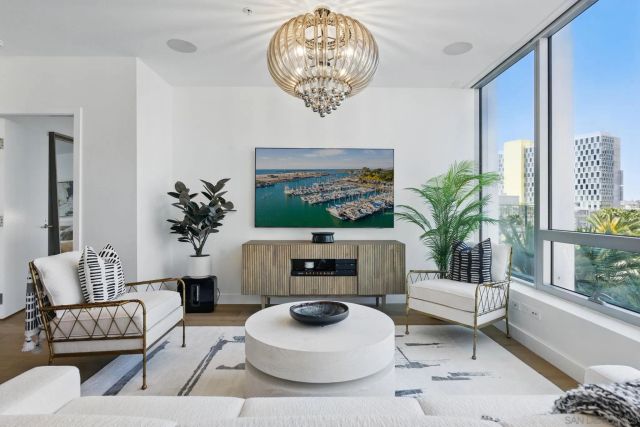 888 W E ST 505, San Diego, CA 92101