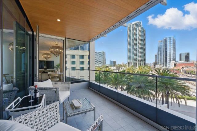 888 W E ST 505, San Diego, CA 92101