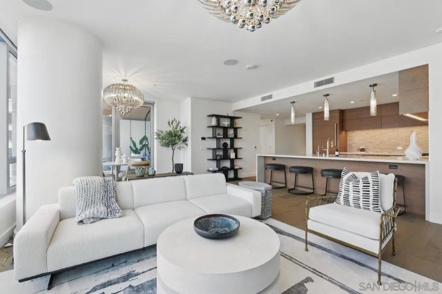 888 W E ST 505, San Diego, CA 92101