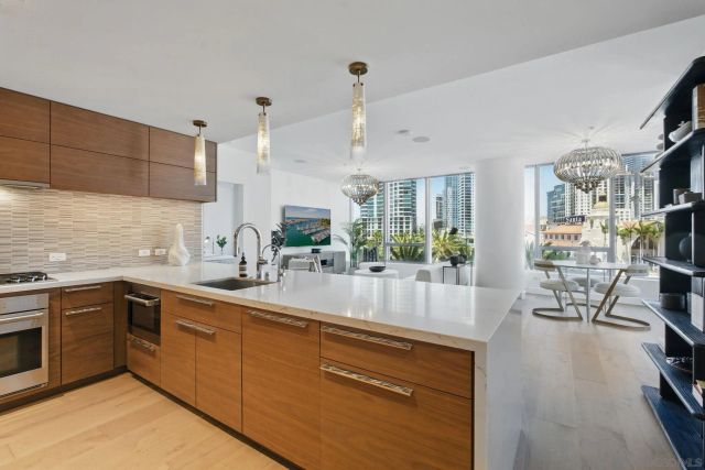 888 W E ST 505, San Diego, CA 92101