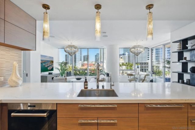 888 W E ST 505, San Diego, CA 92101