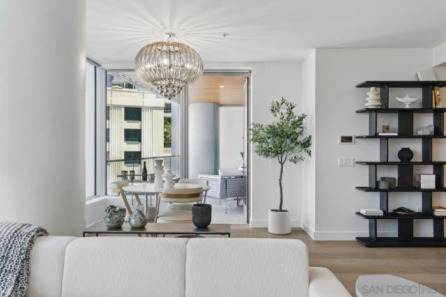 888 W E ST 505, San Diego, CA 92101