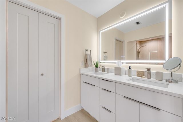 1341 Middle Gulf DR 3D, Sanibel, FL 33957