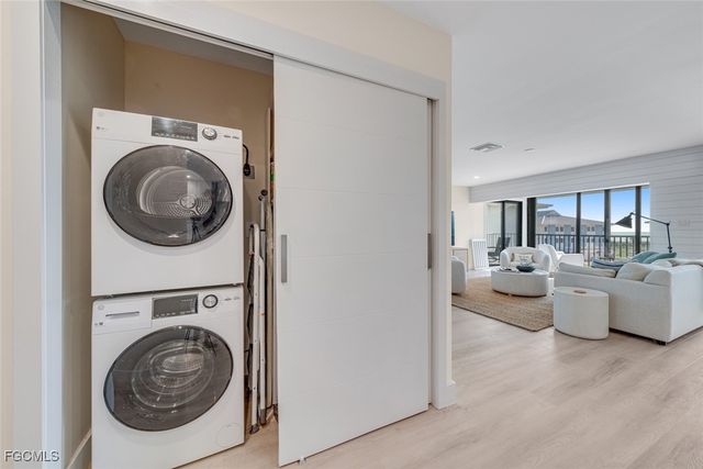 1341 Middle Gulf DR 3D, Sanibel, FL 33957