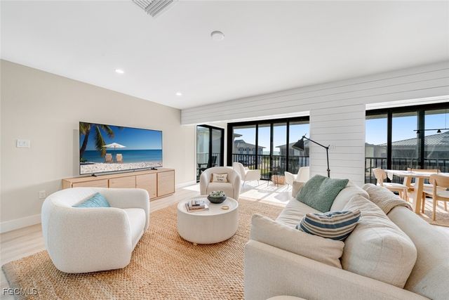 1341 Middle Gulf DR 3D, Sanibel, FL 33957