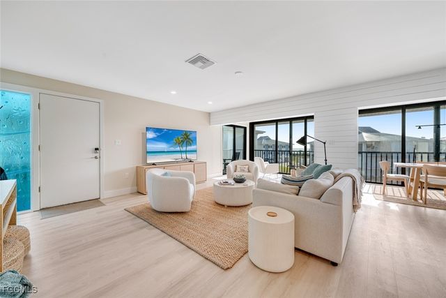 1341 Middle Gulf DR 3D, Sanibel, FL 33957