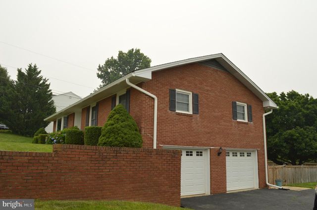 328 ANTIETAM DRIVE, Waynesboro, PA 17268