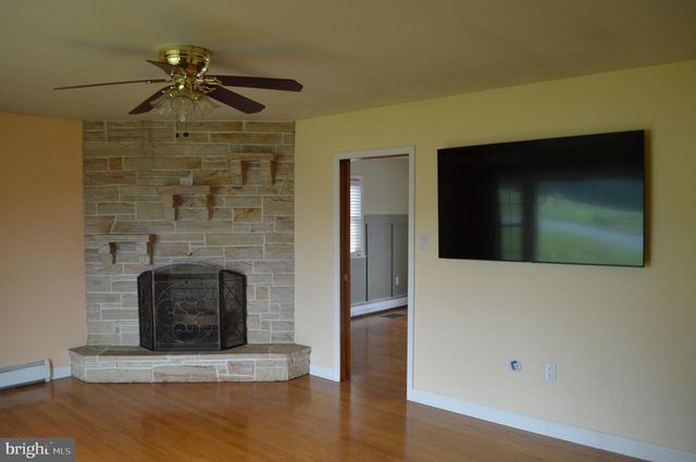 328 ANTIETAM DRIVE, Waynesboro, PA 17268