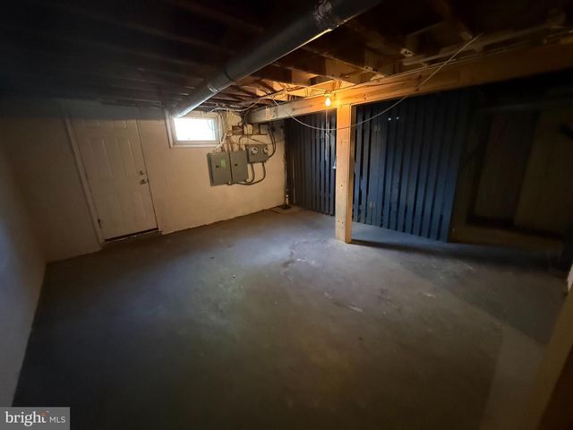 6105 CHINQUAPIN PKWY, Baltimore, MD 21239