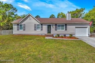 608 Calabash Drive, Hubert, NC 28539