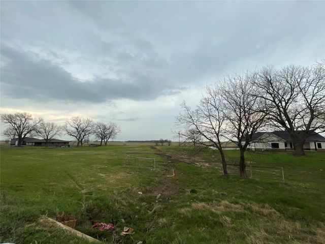 5283 Old Town Road, Whitesboro, TX 76273