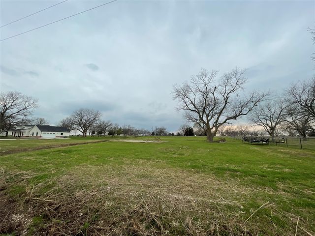 5283 Old Town Road, Whitesboro, TX 76273
