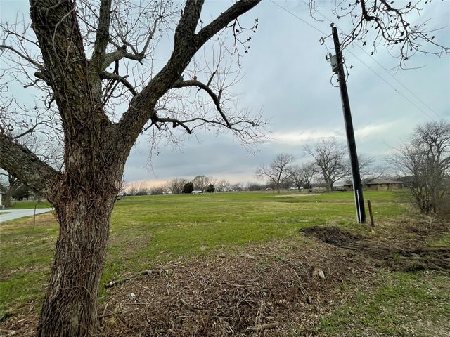 5283 Old Town Road, Whitesboro, TX 76273