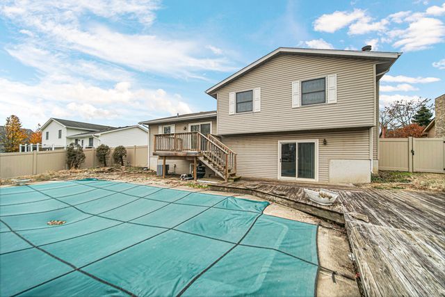 700 Meadow Lane, Crown Point, IN 46307