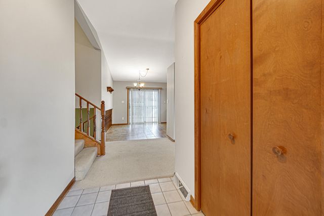 700 Meadow Lane, Crown Point, IN 46307