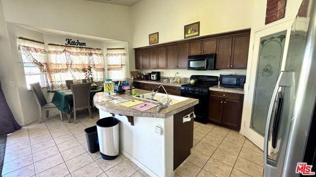 14224 Savanna Street, Adelanto, CA 92301