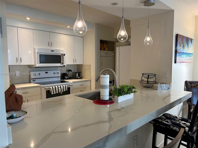 6917 Collins Ave 807, Miami Beach, FL 33141