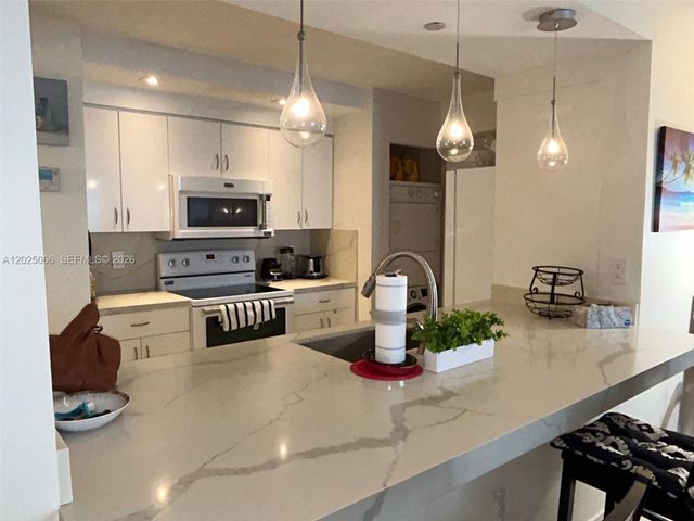 6917 Collins Ave 807, Miami Beach, FL 33141