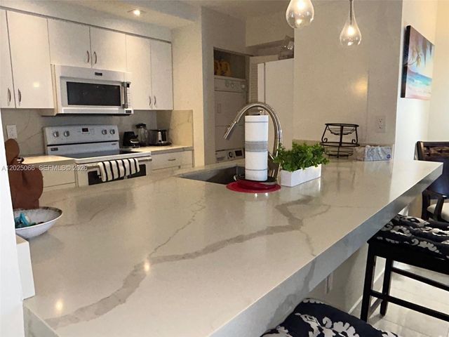 6917 Collins Ave 807, Miami Beach, FL 33141