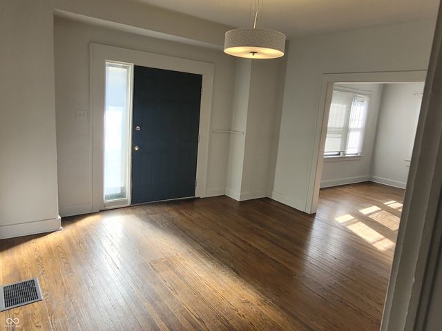629 Carlyle Place, Indianapolis, IN 46201