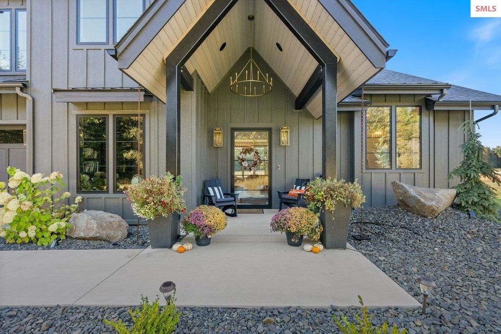 713 N Center Valley Rd, Sandpoint, ID 83864 photo 2